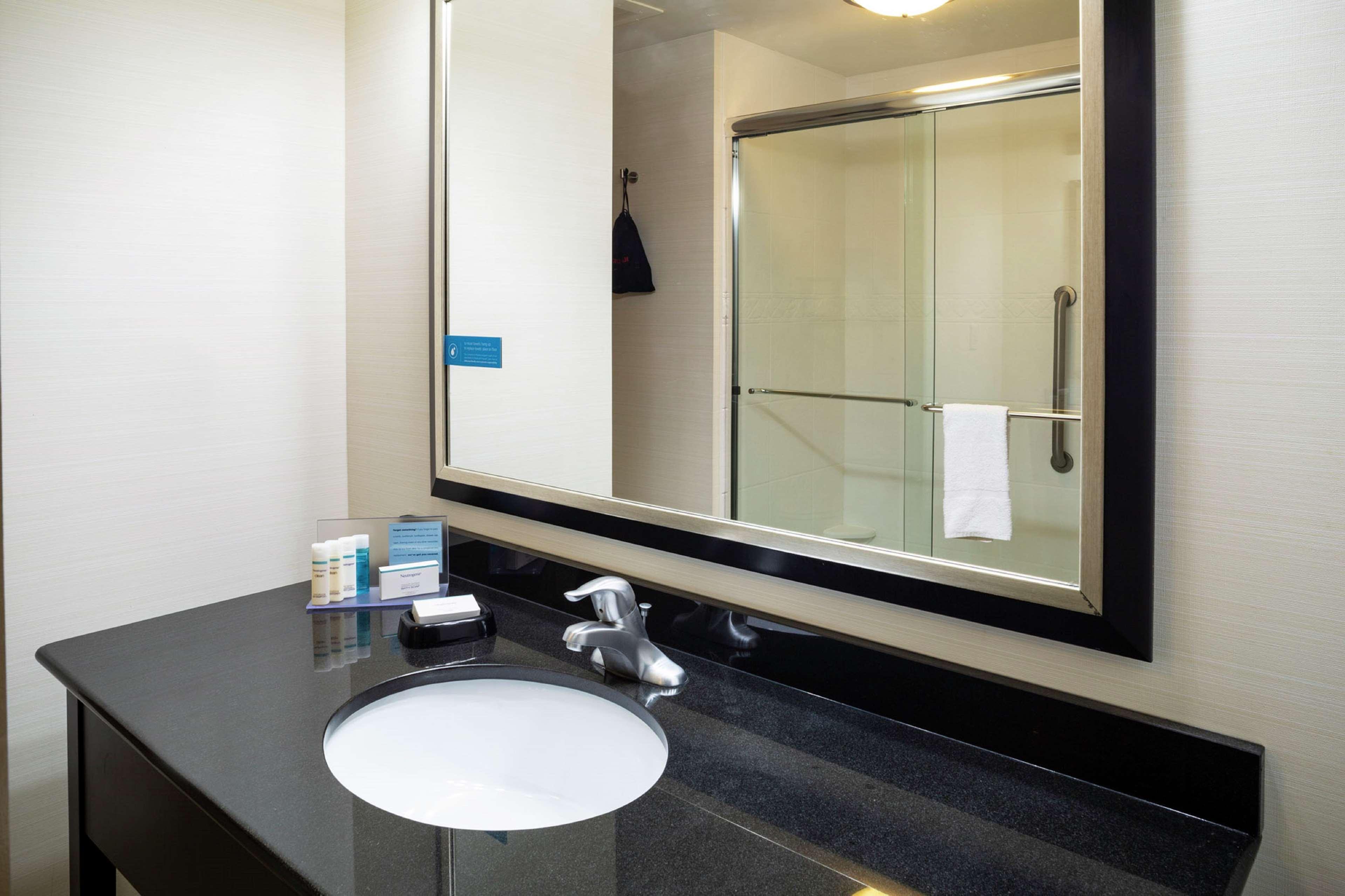 Hampton Inn Limerick Exterior photo