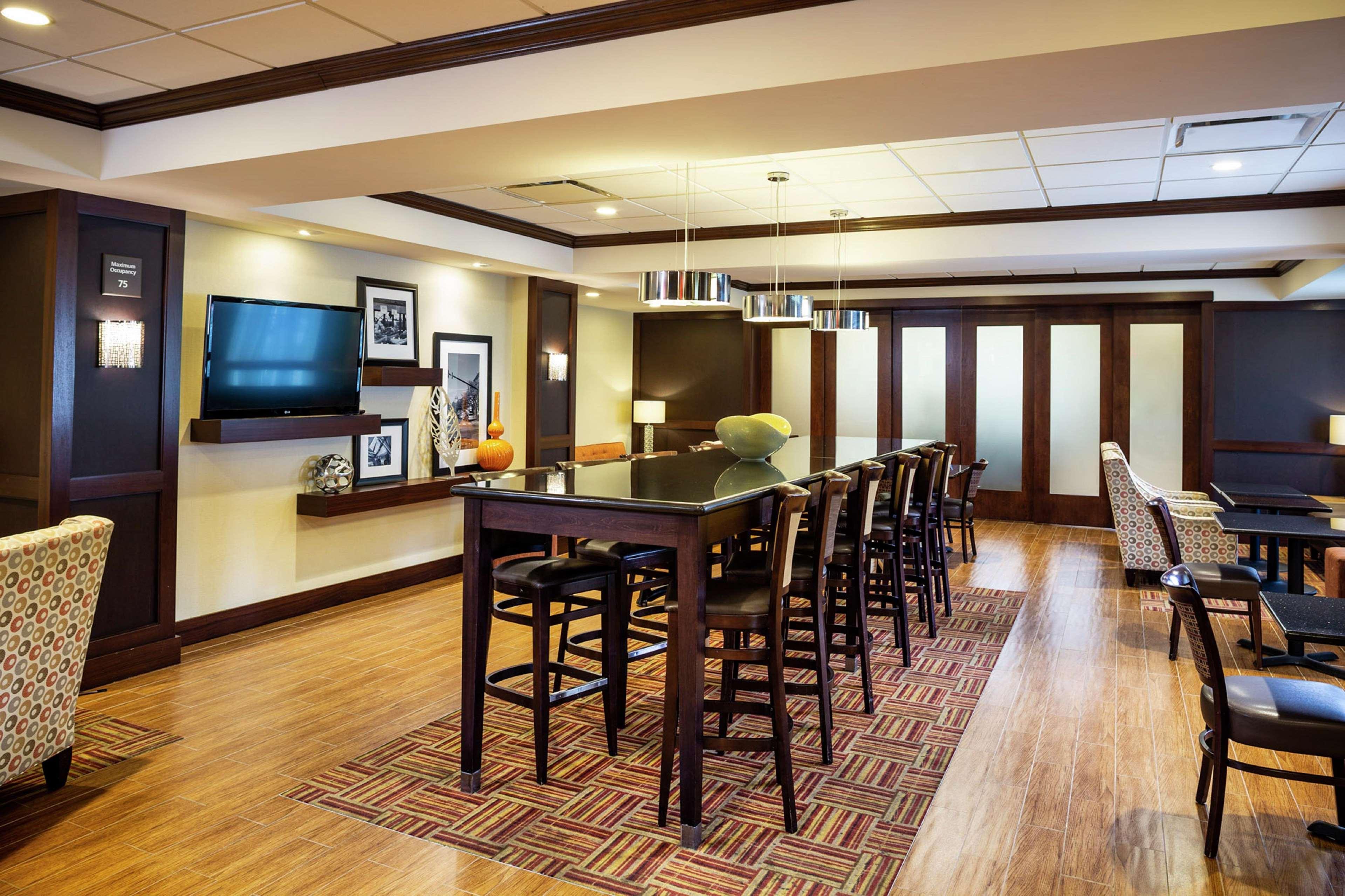 Hampton Inn Limerick Exterior photo