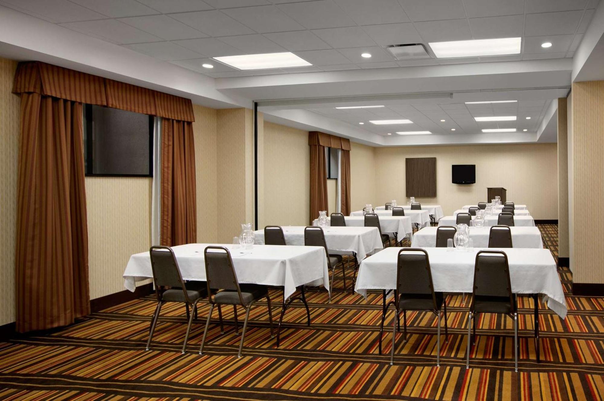 Hampton Inn Limerick Exterior photo