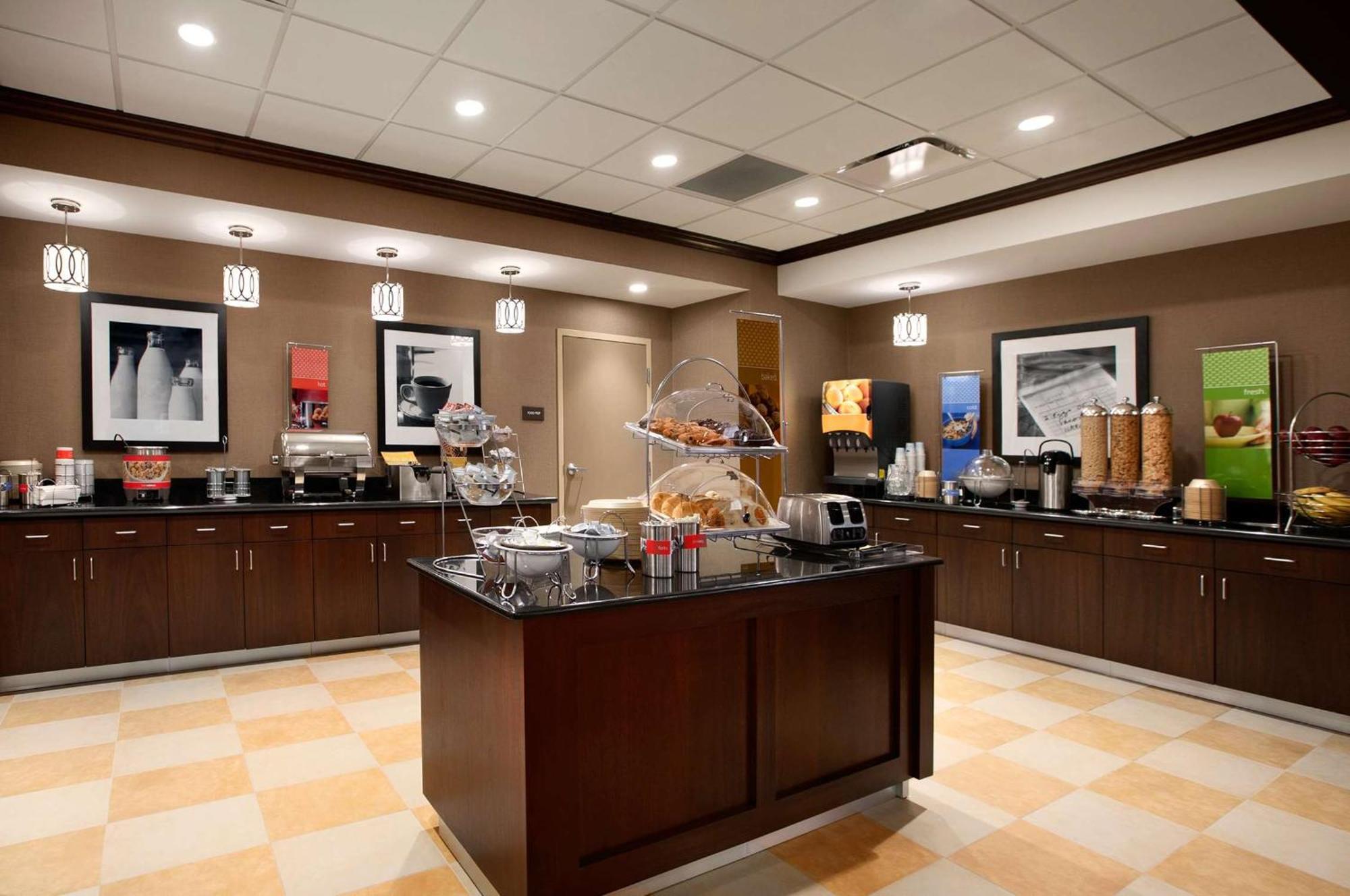 Hampton Inn Limerick Exterior photo